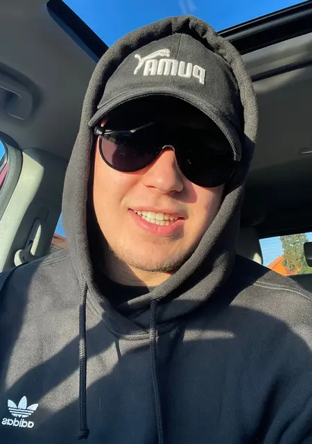 Я Денис, 24 років з Коломия, шукаю знайомства на одну ніч