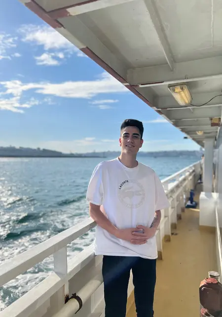 Я Brahim Talha, 22, из Адана, ищу знакомства без обязательств