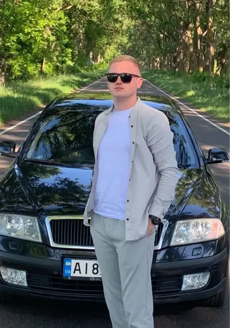 Я Максим, 26, из Чернигова, ищу знакомства без обязательств