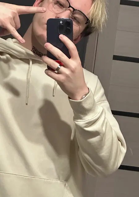 Я Roman, 24, знакомлюсь без обязательств в Дубае