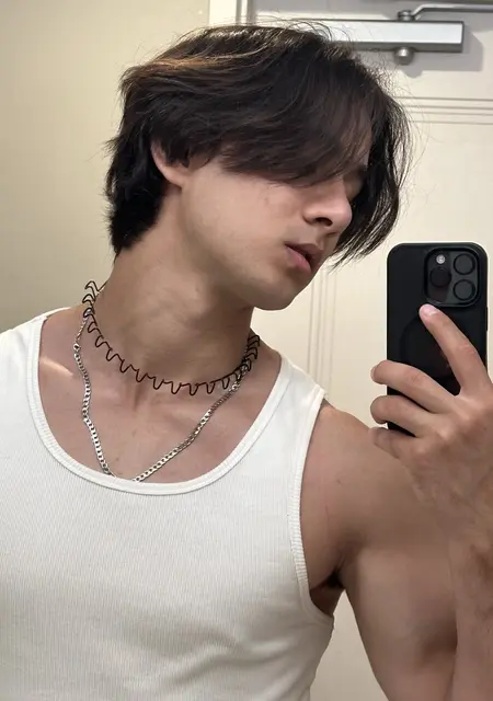Я Бобур, 23, из Ташкента, ищу знакомство для дружбы