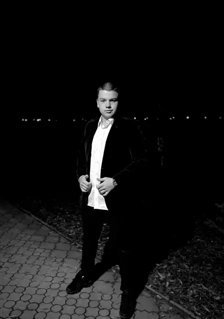 Илья з Дніпра, мені 19 років, познайомлюсь для приємного проведення часу