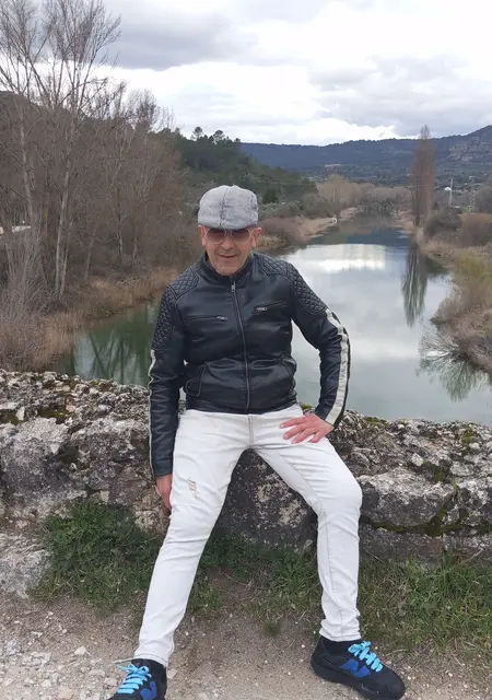 Я Antonio, 25, из Гвадалахары, ищу знакомство для вирта