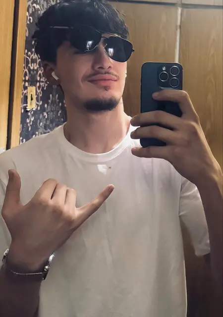 Я Usmon, 23, из Берлина, ищу знакомства без обязательств