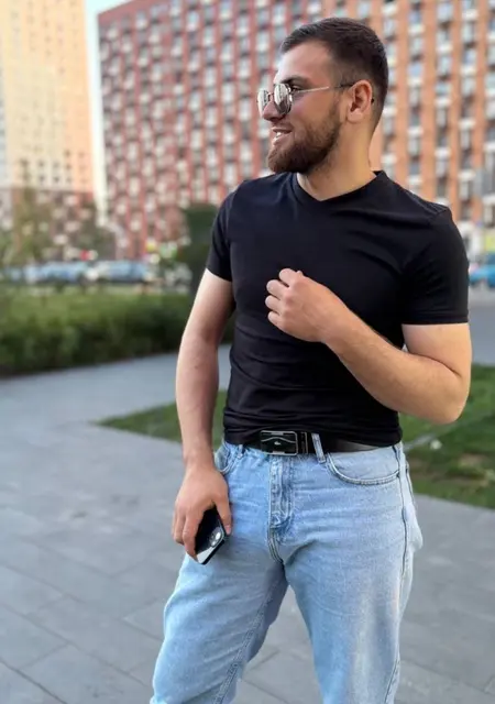 Я Ислам, 25, из Салоников, ищу знакомства без обязательств