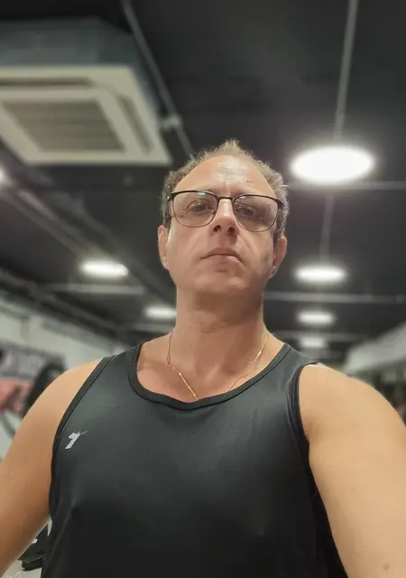 Игорь из Тель-авива, мне 55, познакомлюсь на одну ночь