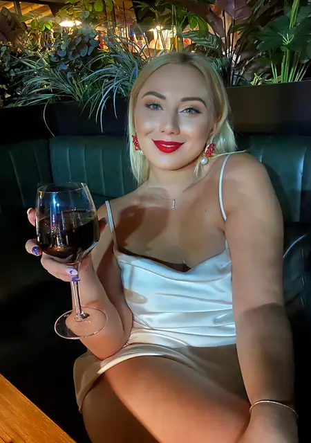 Я Merve, 29, из Стамбула, ищу знакомства без обязательств