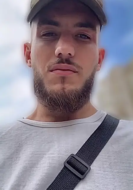 Я Руслан, 25, из Верхнеднепровска, ищу знакомство для вирта