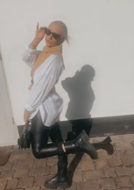 I'm Charlotte, 23 from London, seeking connections