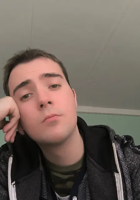 Виктор из Бердянска, мне 29, познакомлюсь для общения