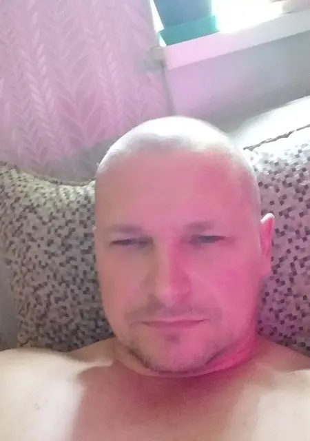 Я Влад, 49, из Днепра, ищу знакомства без обязательств