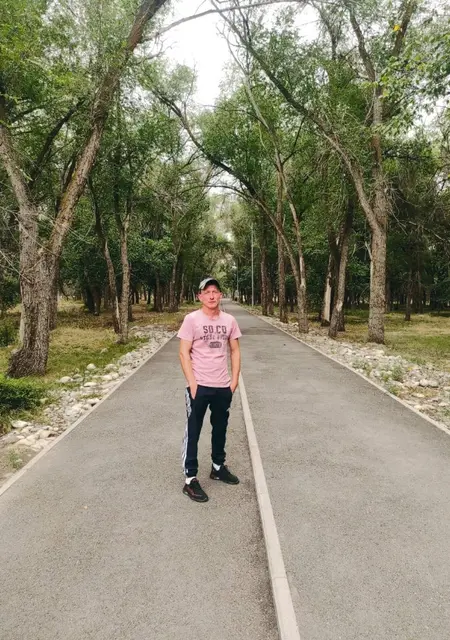 Я Oleg, 29, знакомлюсь без обязательств в Талдыкоргане