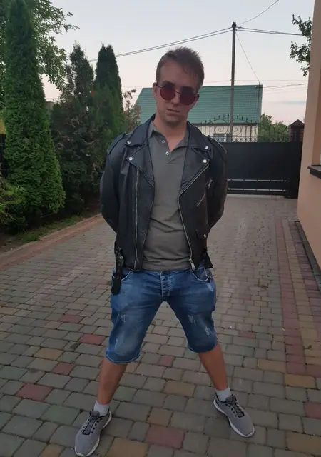 Влад из Ковеля, ищу на сайте знакомства на одну ночь