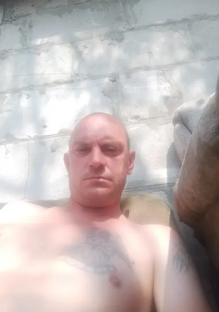 Я Владимир, 41, из Гомеля, ищу знакомства без обязательств