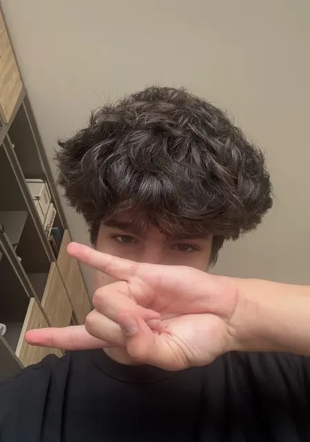 Я Малыш Добриков, 19 років, знайомлюсь на одну ніч у Запоріжжі