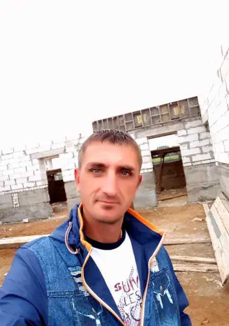 Я Андрей, 41, из Солигорска, ищу знакомства без обязательств