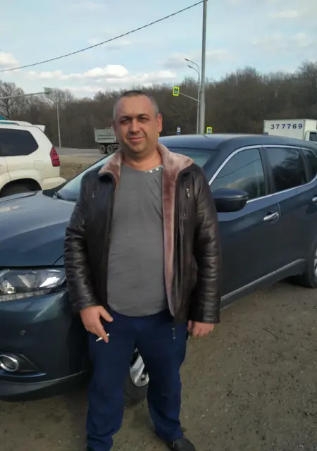 Я Александр, 46 років з Харцизьк, шукаю знайомства без зобов'язань