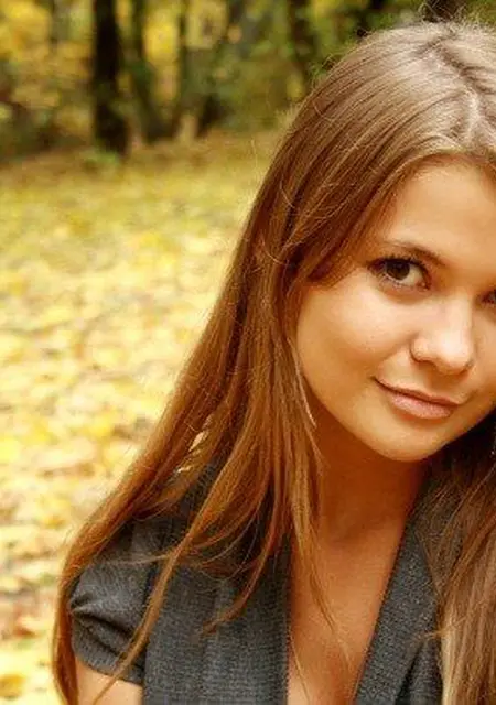 I'm Kseniya, 27, looking to meet for virtual conversation in London