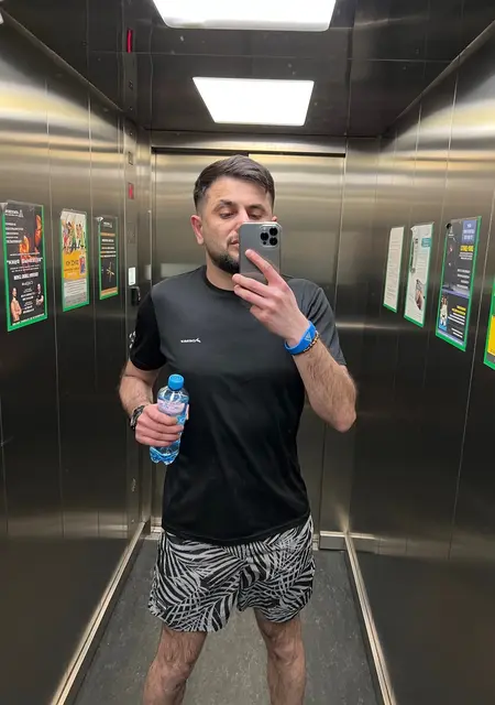 Руслан из Брюсселя, мне 35, познакомлюсь на одну ночь