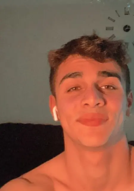 Yunus Emre из Газиантеп, мне 21, познакомлюсь для вирта