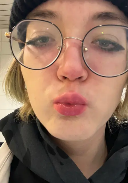 Роза из Таллина, мне 18, познакомлюсь для вирта