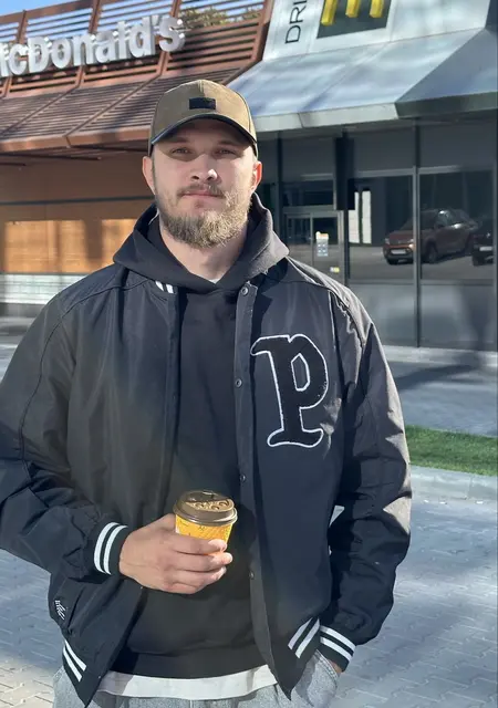 Я Миша, 23, знакомлюсь без обязательств в Черкассах