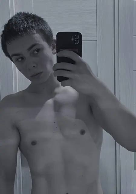 Andrey from Stockport, 26 years old, ready to meet for one-night stand