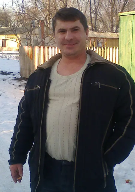 Я Андрей, 44, из Донецка, ищу знакомства без обязательств