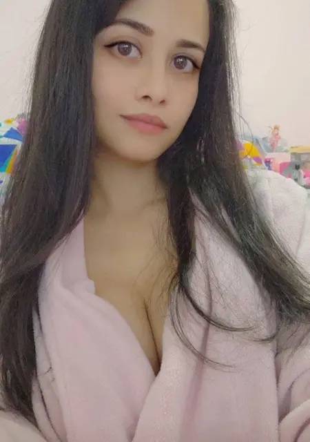 I'm Bellah, 28 from Manchester, seeking connections for long-term