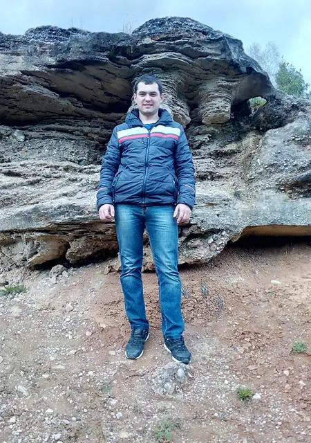 Юрик из Берёзы, мне 34, познакомлюсь для приятного времяпровождения