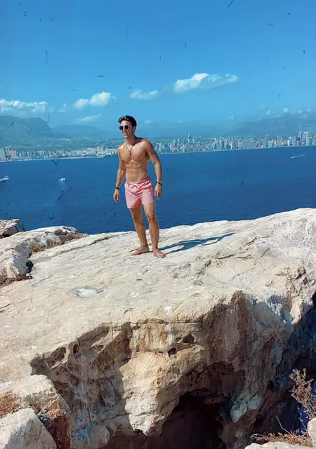 Alvaro из Марбелья, мне 28, познакомлюсь для открытые отношения