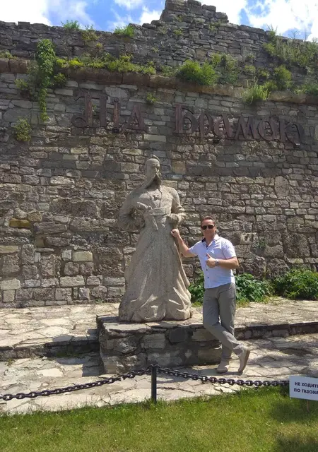 Igor из Хмельницкого, мне 44, познакомлюсь для приятного времяпровождения