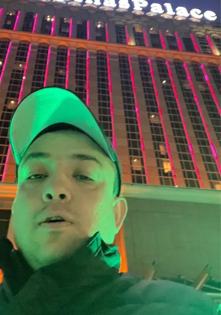 Maksat из Вены, ищу на сайте общение