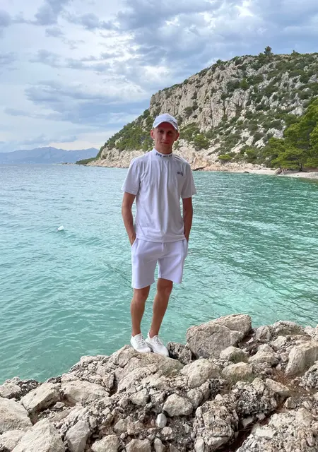 Mikola из Берна, ищу на сайте знакомства на одну ночь