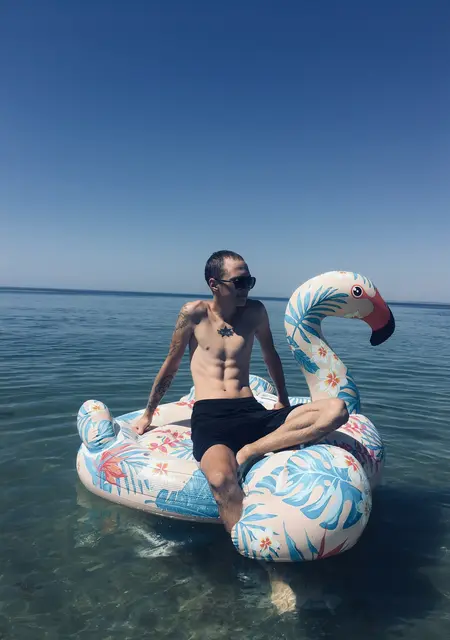 Влад из Николаева, ищу на сайте знакомства на одну ночь