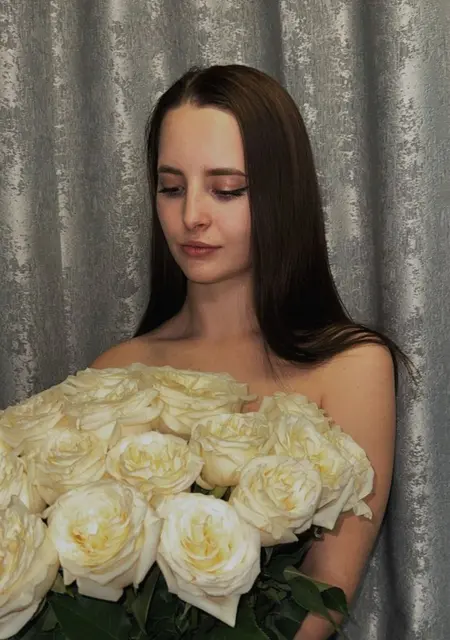 Я Катя, 25, из Парижа, ищу знакомство для постоянных отношений