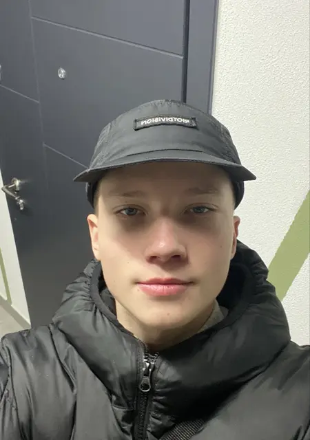 Ілля из Ровно, ищу на сайте знакомства на одну ночь