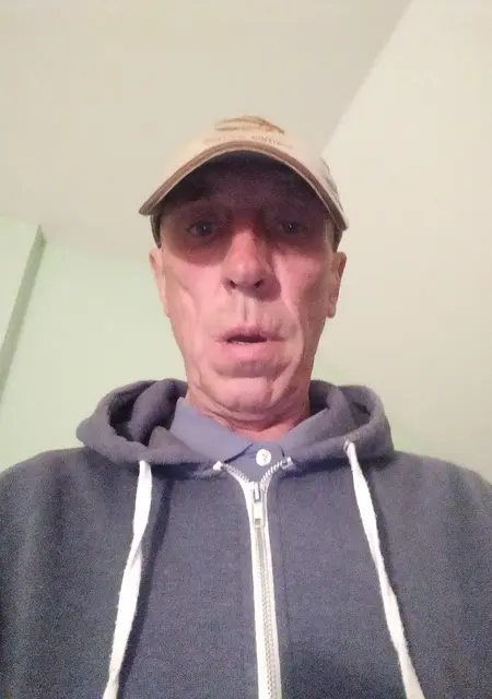 Я Валерий, 63, из Минска, ищу знакомства без обязательств