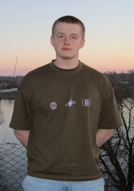 Дима из Одессы, мне 18, познакомлюсь на одну ночь