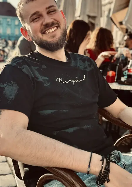 Я Madalin, 26, из Тимишоары, ищу знакомства без обязательств
