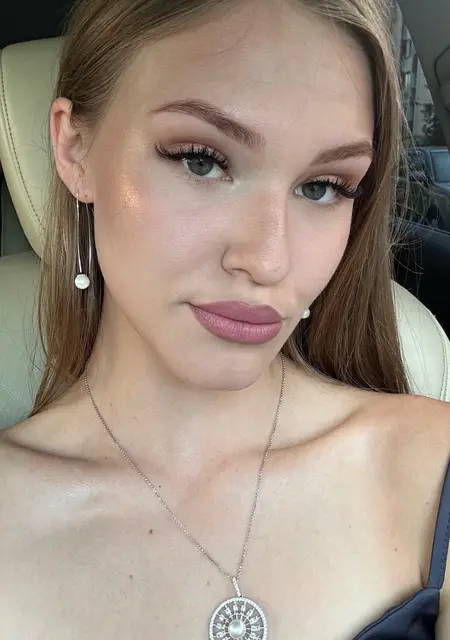 Катя из Киева, мне 19, познакомлюсь для приятного времяпровождения