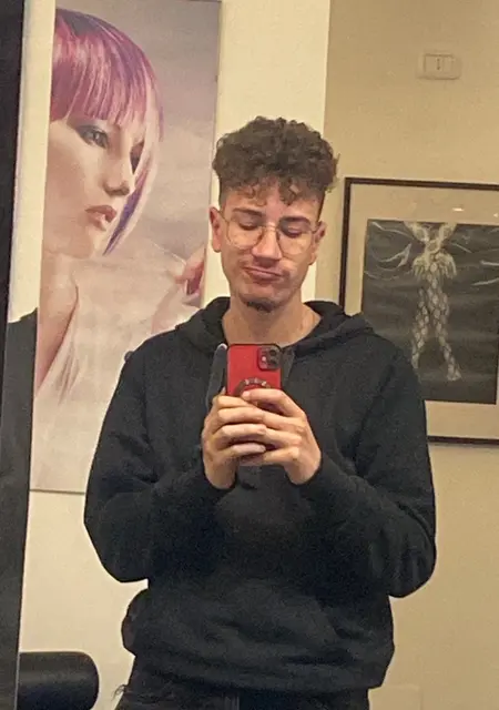 Stefano из Леверано, мне 23, познакомлюсь без обязательств