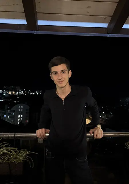 Эльдар из Лондона, мне 19, познакомлюсь на одну ночь