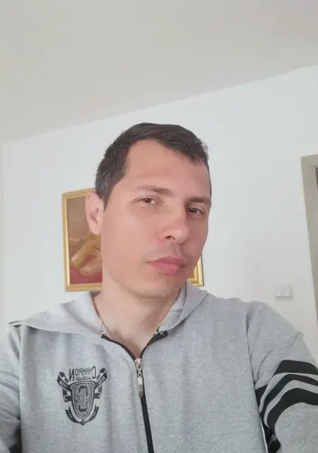 Daniel из Бухареста, мне 38, познакомлюсь