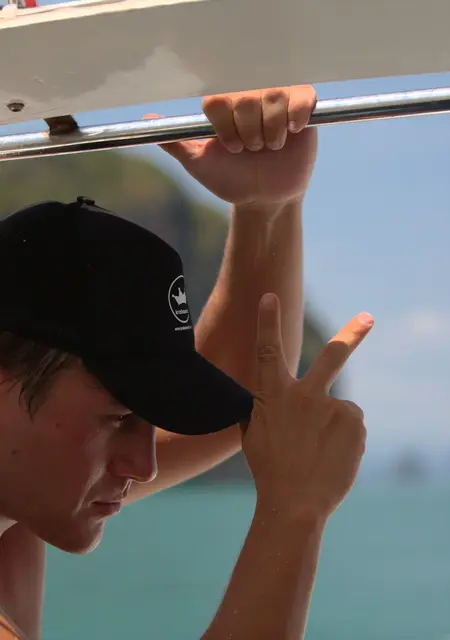 Антон из Харькова, мне 41, познакомлюсь для приятного времяпровождения