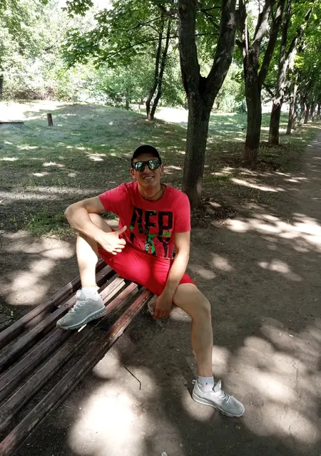 Я Гоша, 32, из Харькова, ищу знакомство для приятного времяпровождения