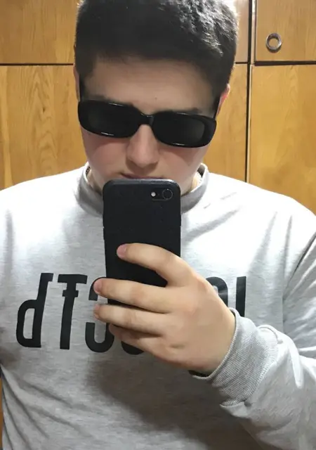 Дима з Черкас, шукаю на сайті приємне проведення часу