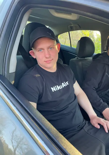 Я Юрій, 27, знакомлюсь на одну ночь в Ровно