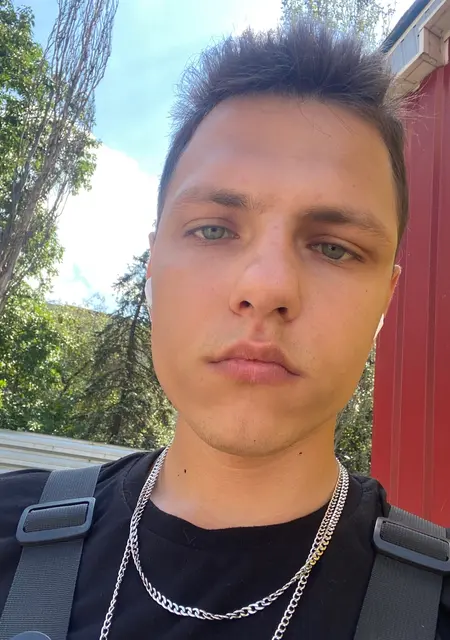 Я Саша, 22, знакомлюсь для дружбы в Горловке