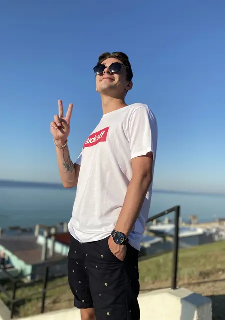 Я Артем, 25, знакомлюсь на одну ночь в Умани